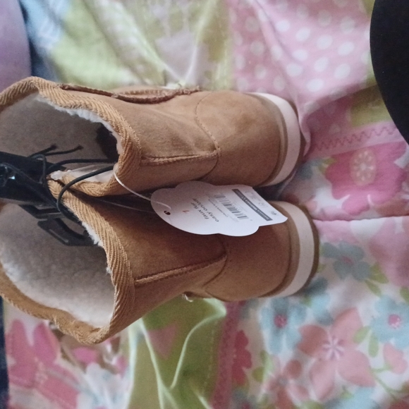 Girl's  boots - Picture 2 of 2